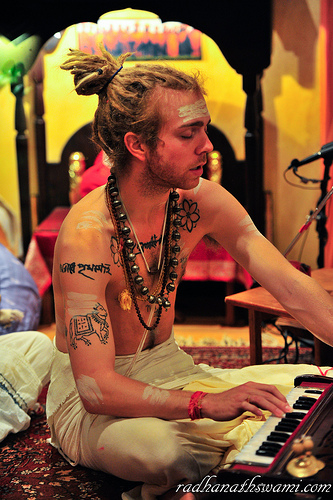 tumblr_mr7lizf3oX1suvvvdo1_400