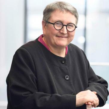 Liz-Stuart-1-700x700